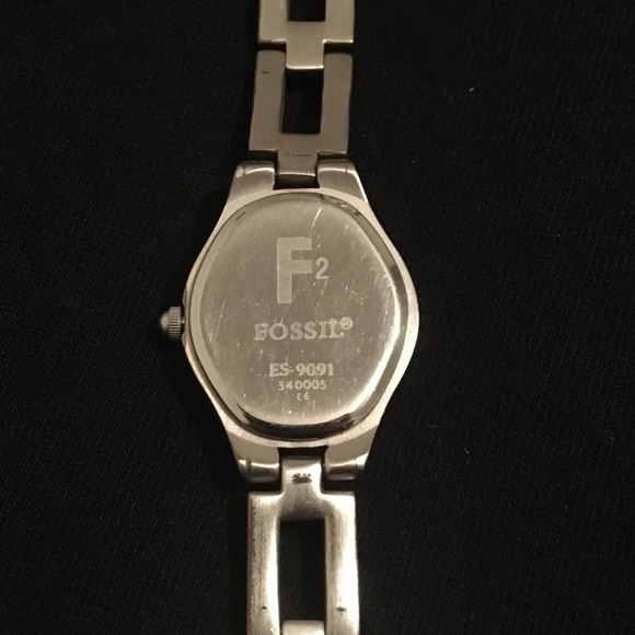 Vintage Purple Face Fossil Watch - Picture 6 of 9